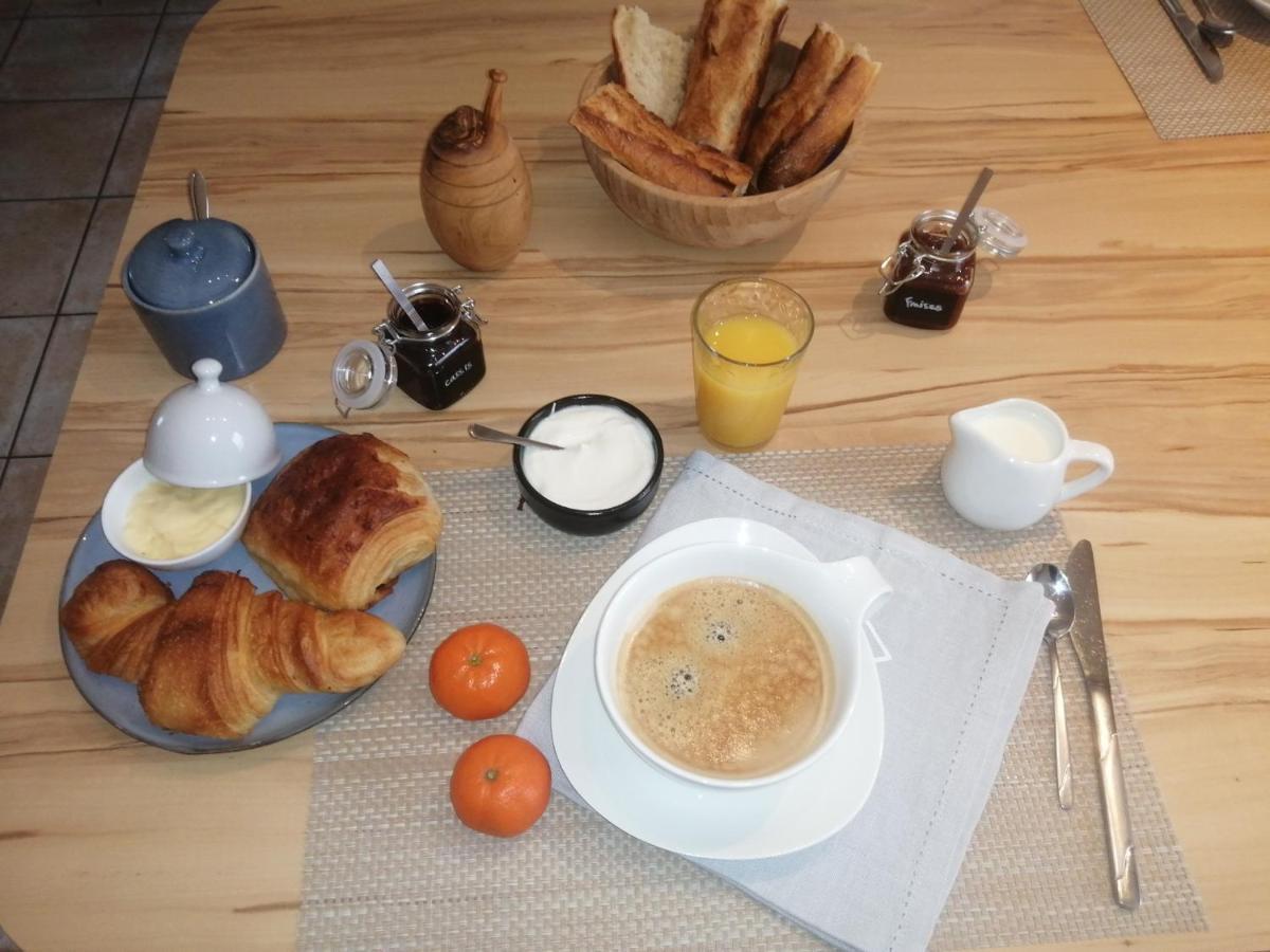 La Maison D'Elise Bed and Breakfast Dollon Exterior foto
